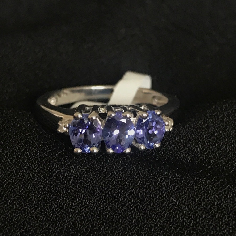 Tanzanite Sterling ring 0.99 ctw Tanzanite size 6